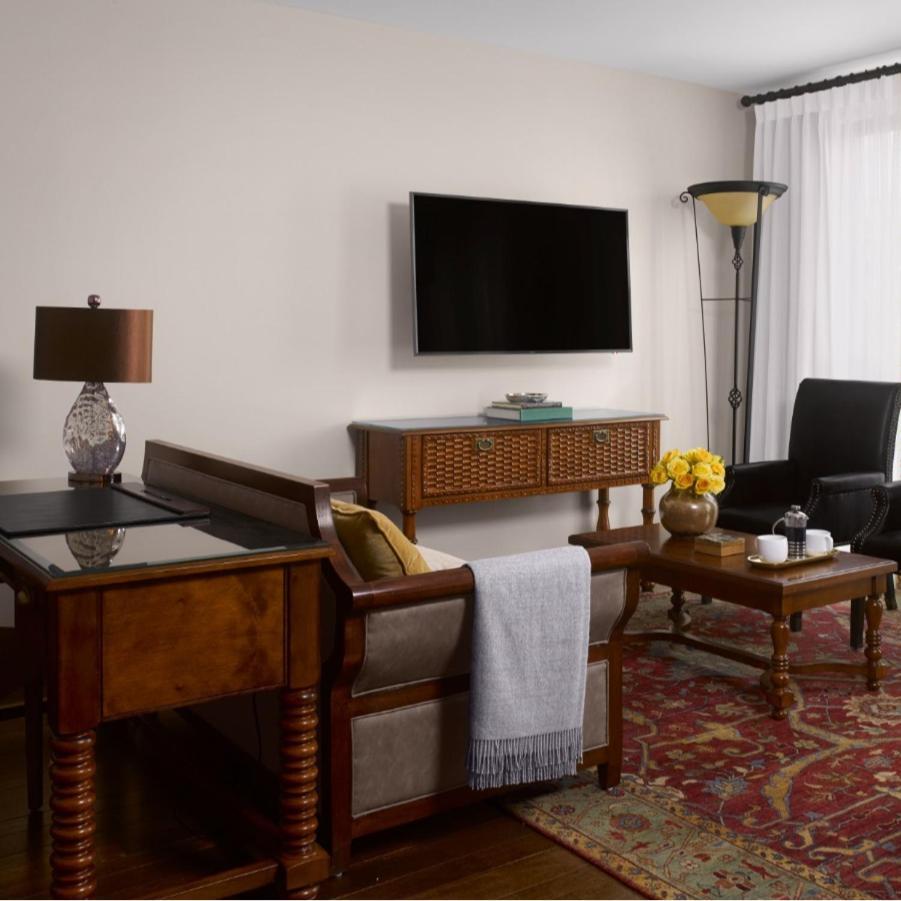 Hotel Plaza La Reina 4*
